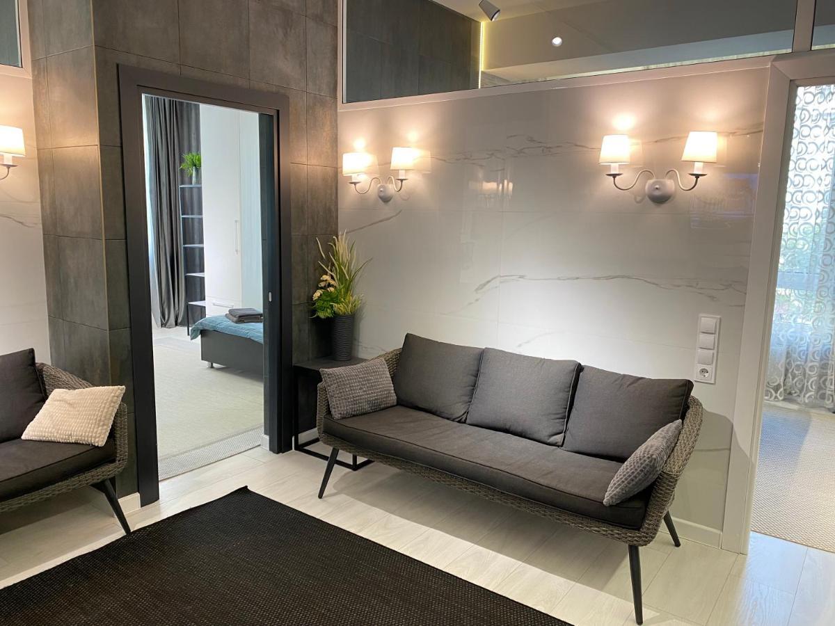 Rentnow Modern Business Apartment With 3 Bedrooms In Centre Chisinau Exterior photo