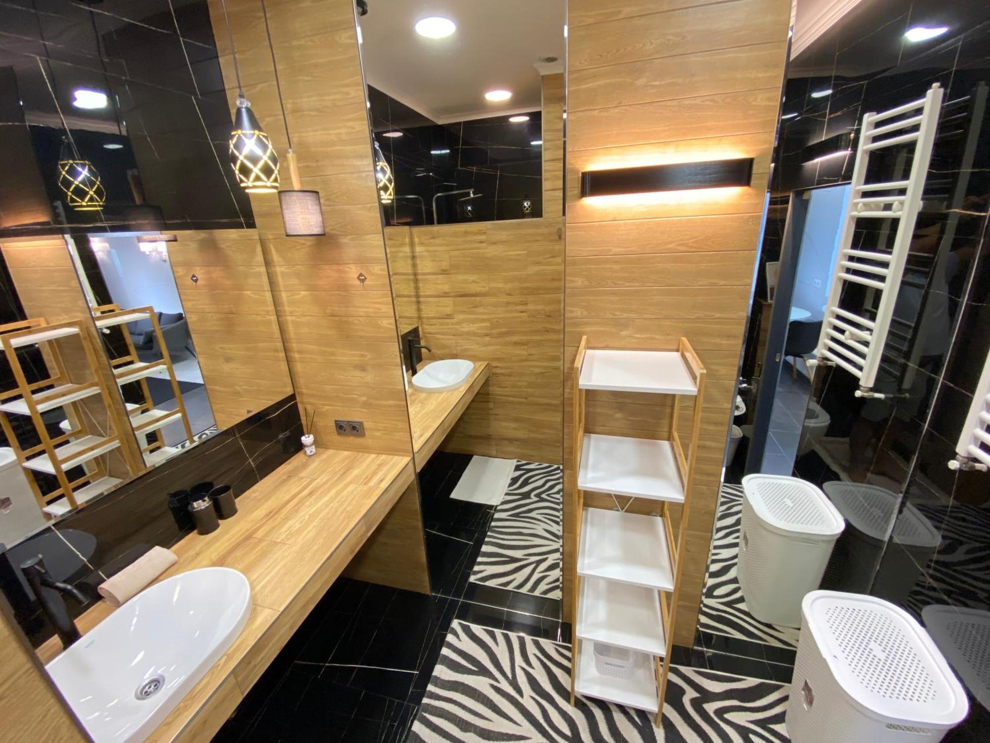 Rentnow Modern Business Apartment With 3 Bedrooms In Centre Chisinau Exterior photo