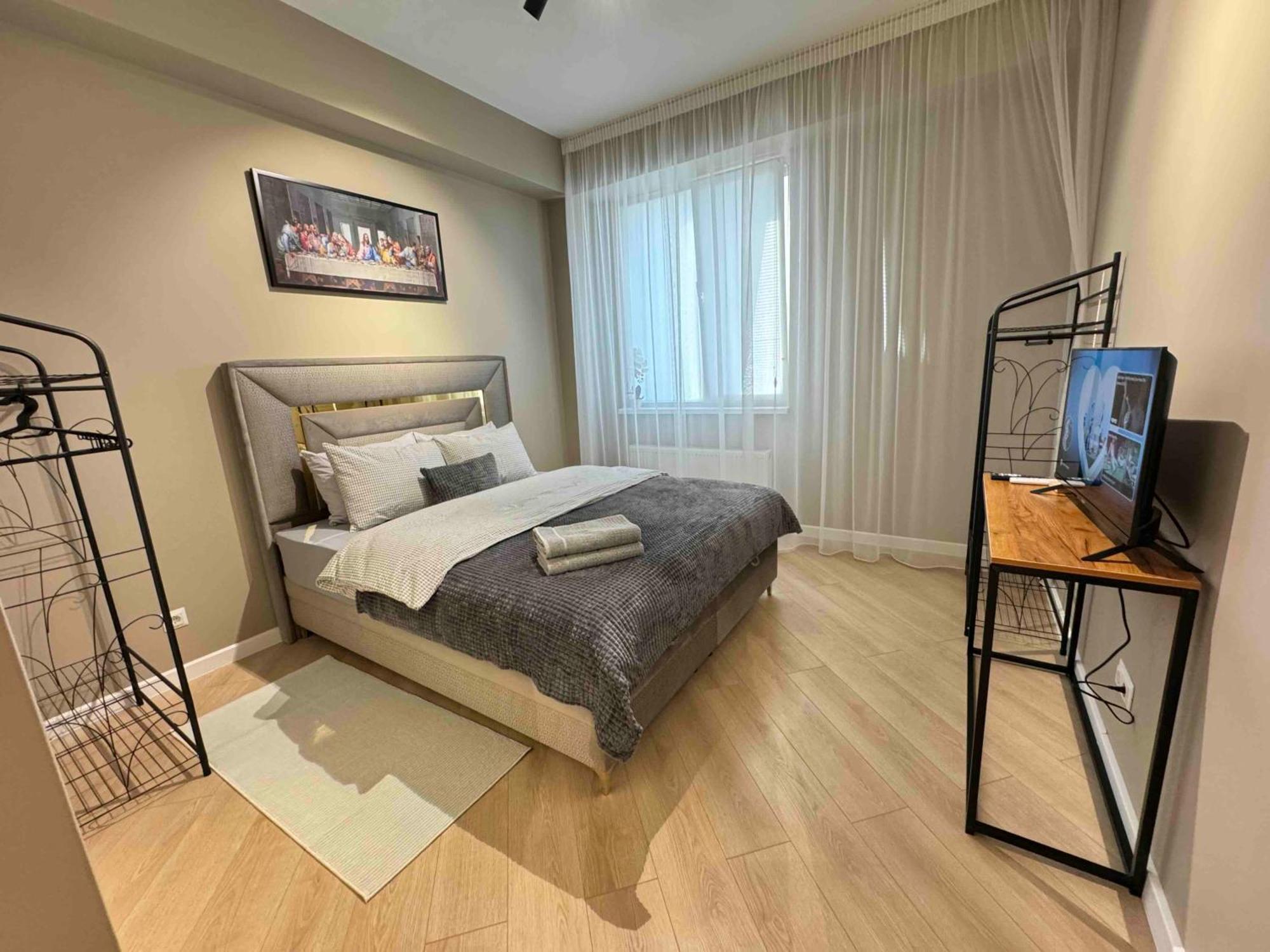 Rentnow Modern Business Apartment With 3 Bedrooms In Centre Chisinau Exterior photo